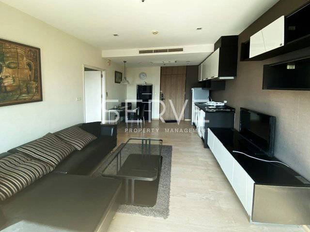 1 Bed with Bathtub 46 sq.m. High Fl. 25+ Perfect Location Next to BTS Thong Lo at Noble Remix Condo / For Rent