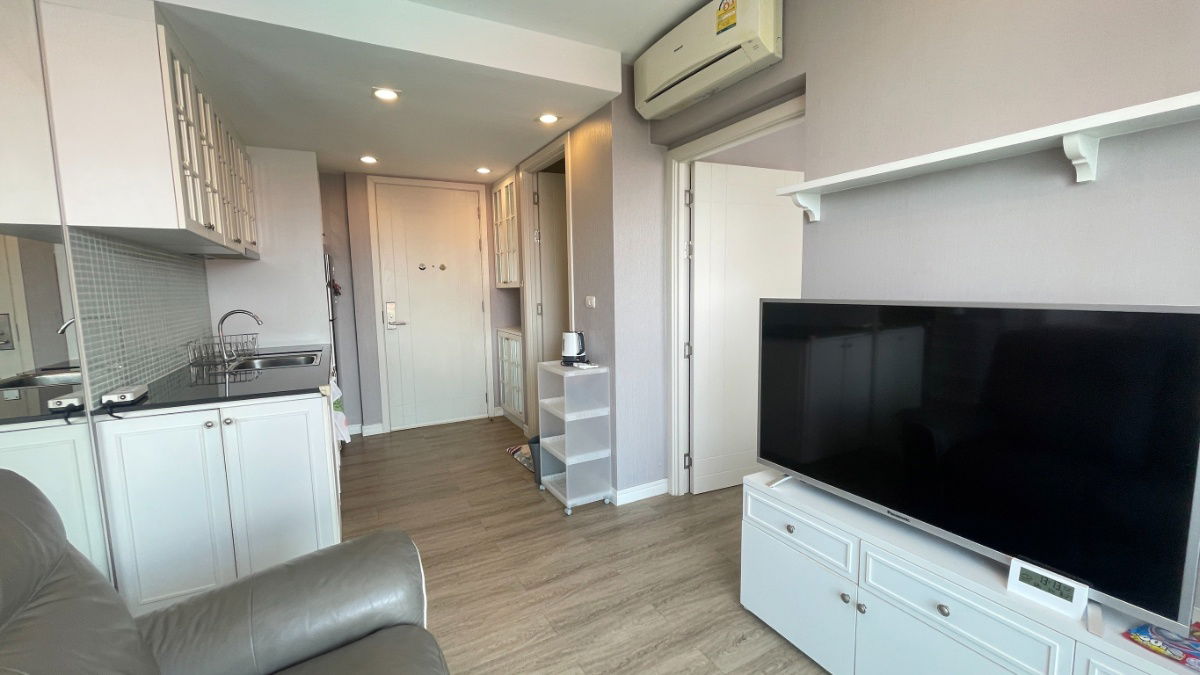 UK01-198 Condo for rent Blu X Bangsaen - a few minutes from Bangsaen Beach , Only 13,000 baht/month, 1 bed, 33 sq m.