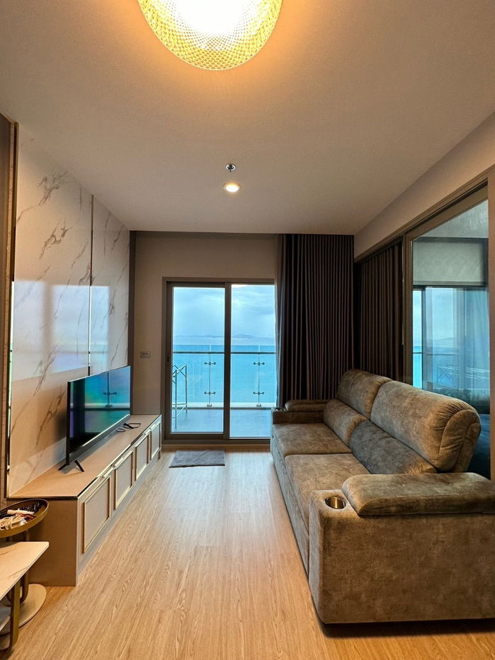 UK01-190 Condo for rent The Symphony Bangsaen - Sriracha : 1 bedroom, 1 bathroom, 57 sq m., 27,000 baht/month, 32 floor, sea view, fully furnished**