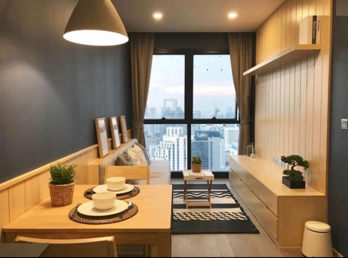 P1008 Condo for rent Ashton Asoke, good location near MRT, beautifully decorated room, fully furnished, ready to move in.