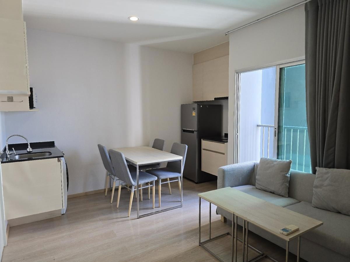 Noble Revolve Ratchada 楼层：33 楼，52 平方米 • 2 间卧室、2 间浴室