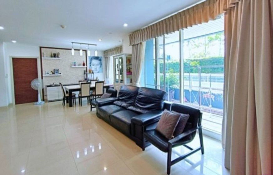 Swimming pool view Watermark Chaophraya  Room size 165 sq.m. 3 bedrooms, 4 bathrooms