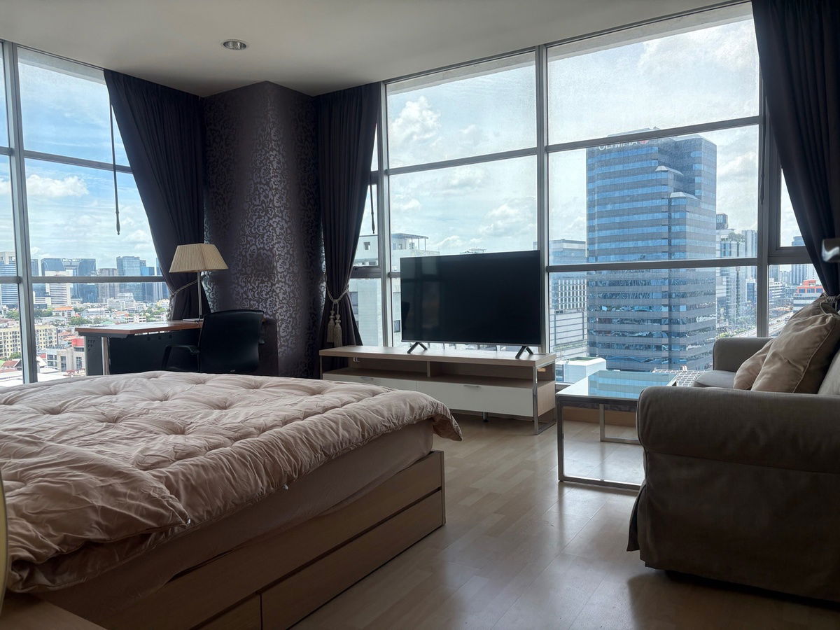 For Rent✨Rhythm Ratchada✨Spacious corner room with unblock view Book Now🔥🔥