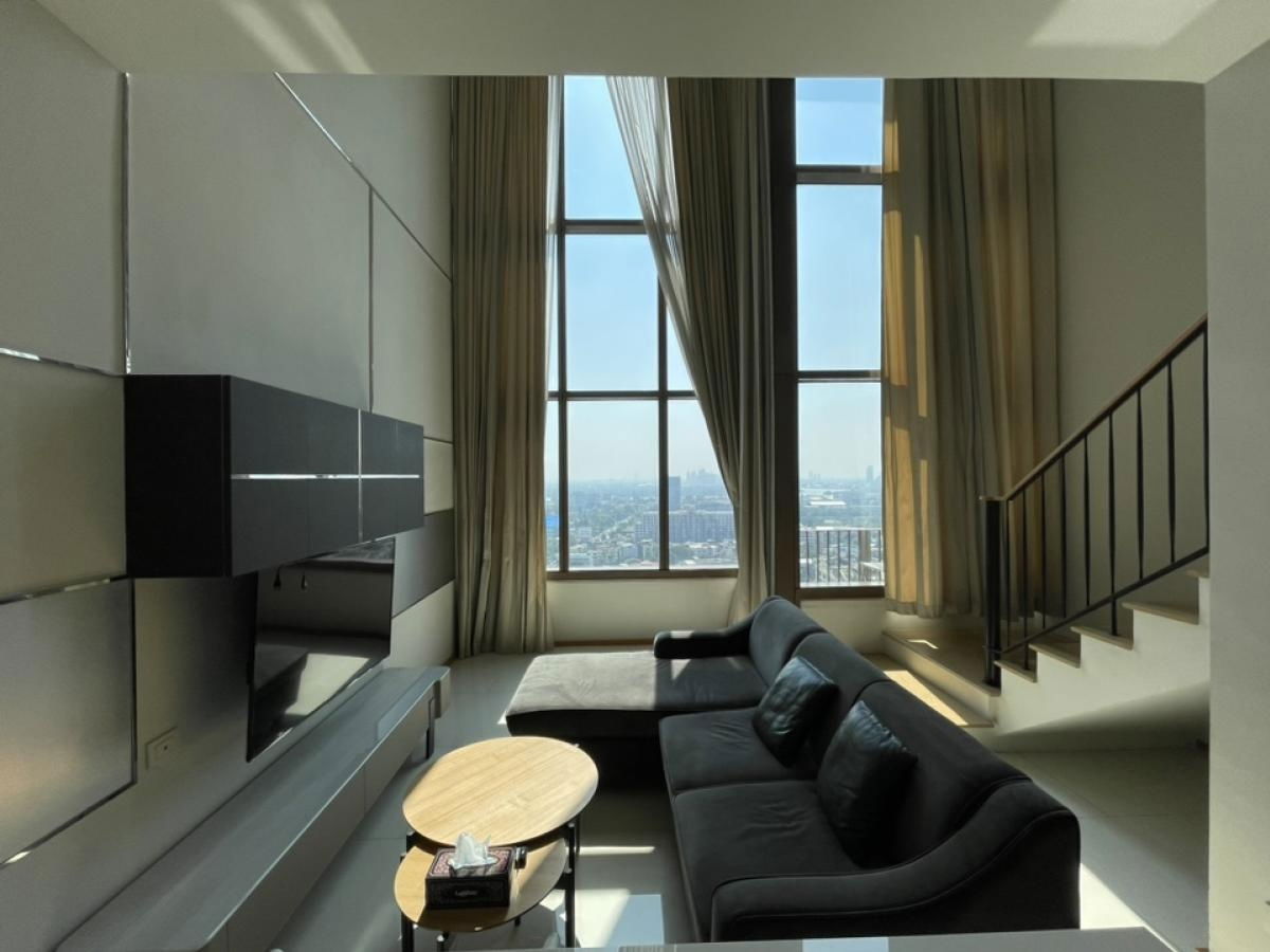 The Emporio Place  24th floor Size 73 square meters Duplex room 1 bedroom, 1 bathroom