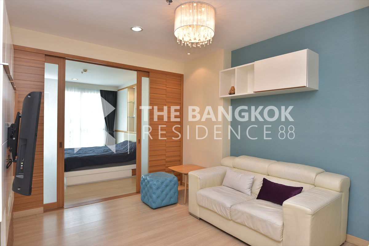 Life@sathorn 10, luxuriously elevated unit near BTS saint louis