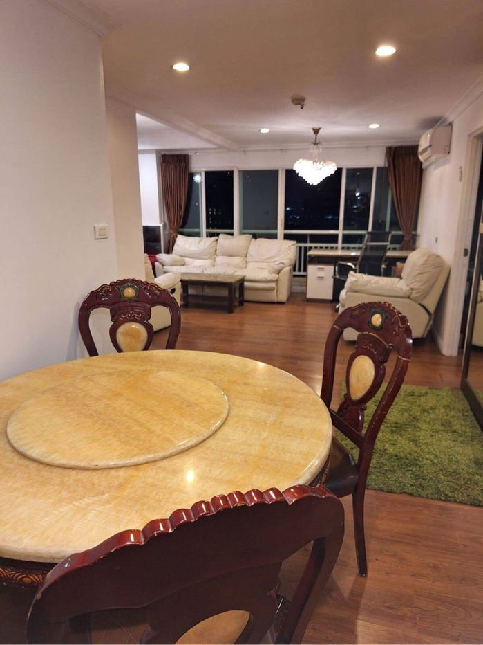 Grand Park                     View