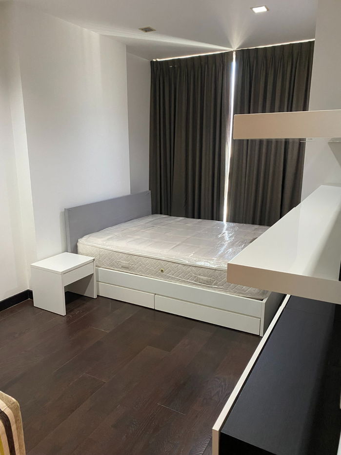 Urgent for rent, Condo Ideo Q Phayathai, 2 bedroom, 2 bathroom, 69.93 sq m., only 35,000/month, ready to move in. Call 096-5592463