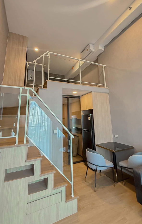 Siamese Rama 9 ( Landmark @MRTA Station)