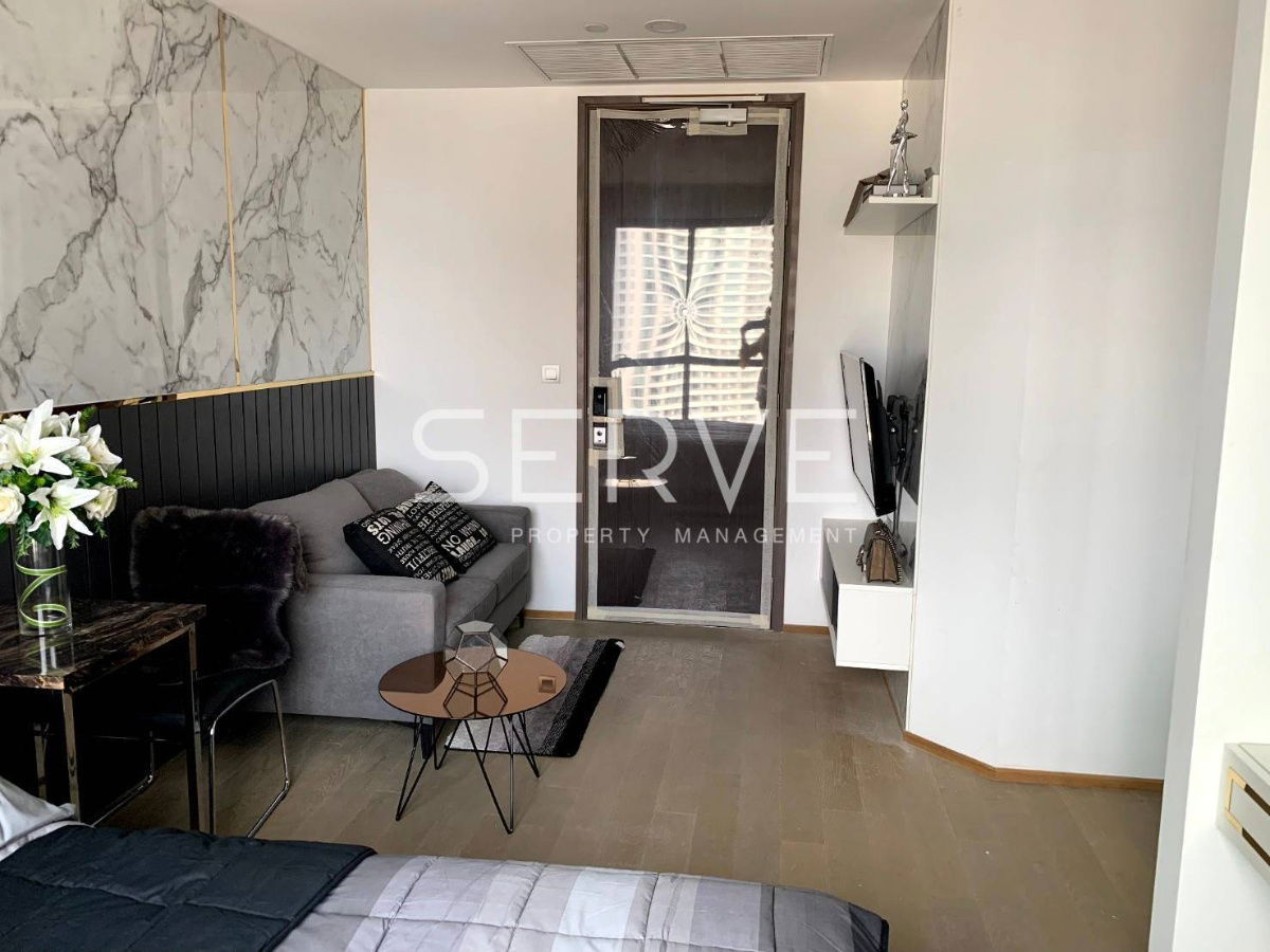 Modern Style Studio High Floor Good Location Close to MRT Sam Yan 180 m. &  Chulalongkorn University @ Ashton Chula-Silom