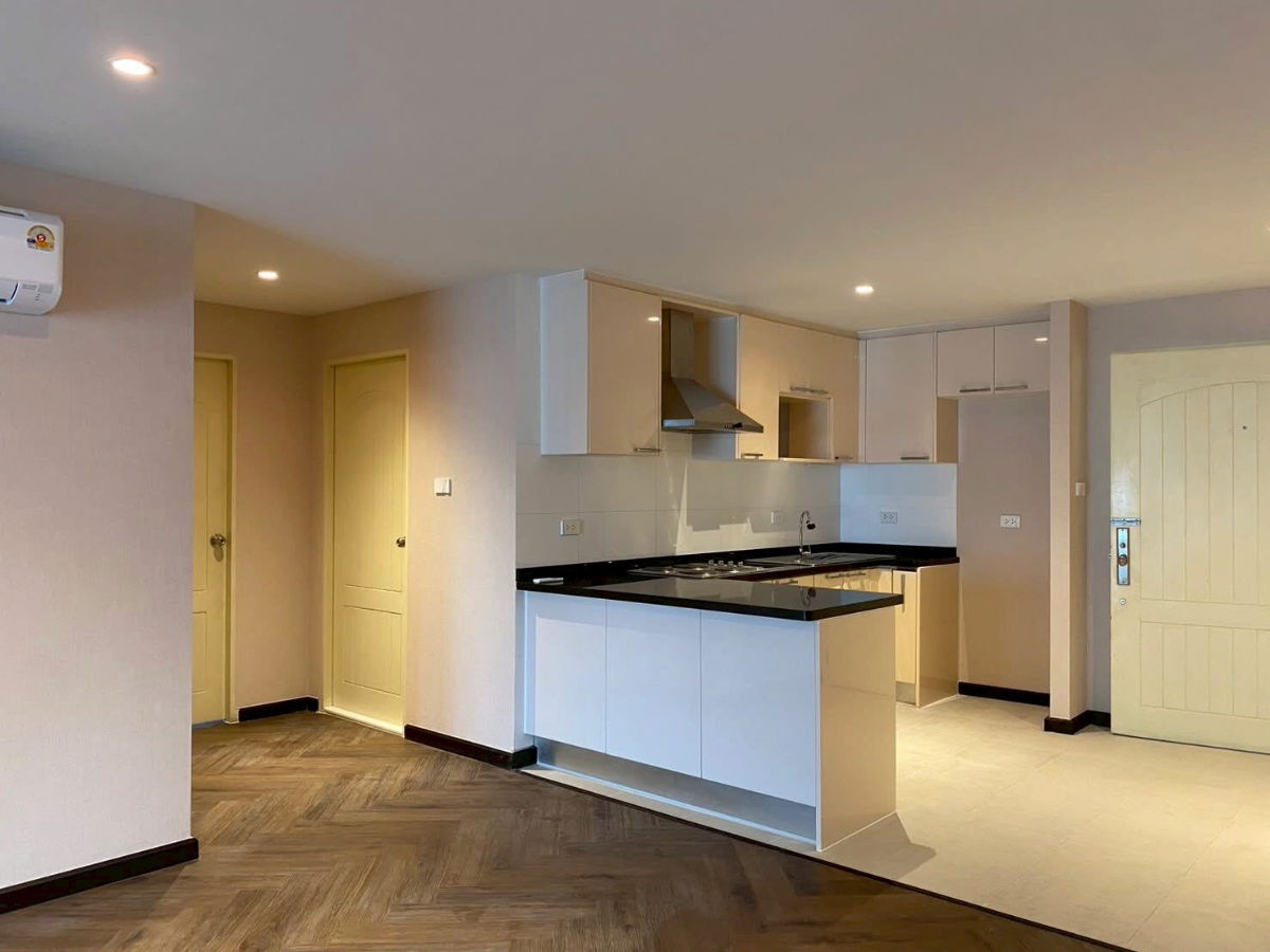 Baxtor Paholyothin                  14