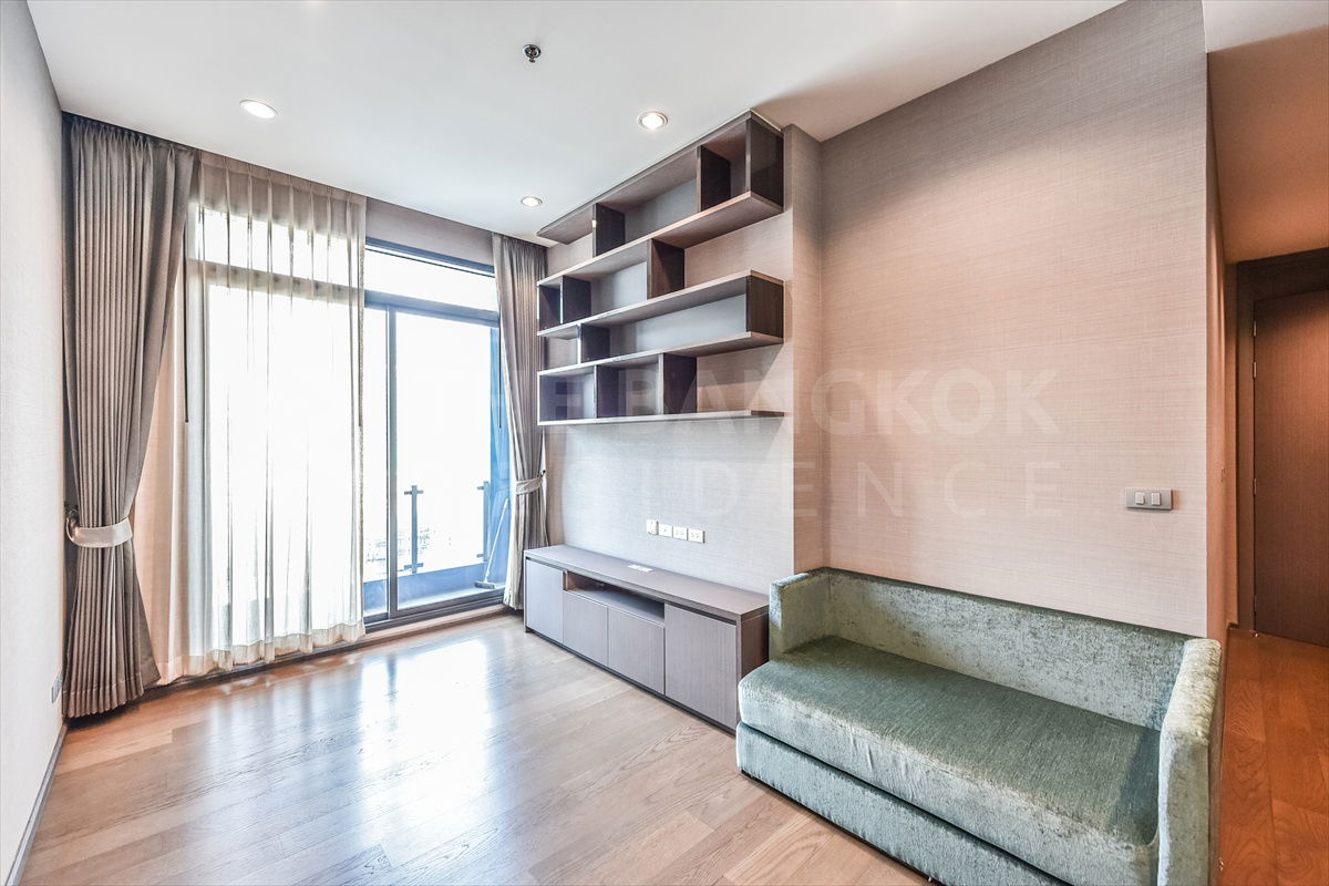 The Diplomat Sathorn near BTS Surasak Luxuriously Elevated Unit