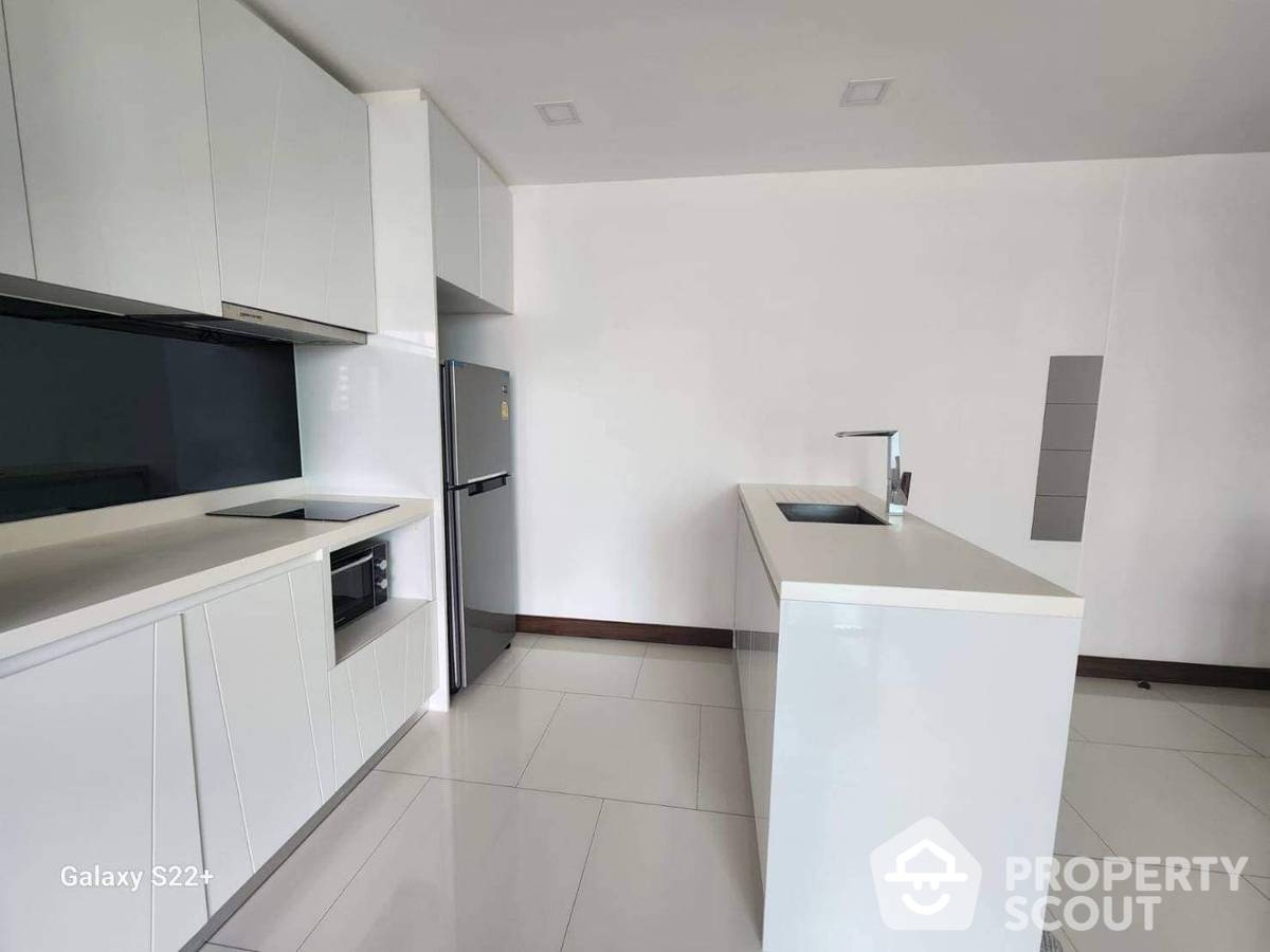 1-BR Condo at The Peak Towers close to Phratamnak (ID 1548829)
