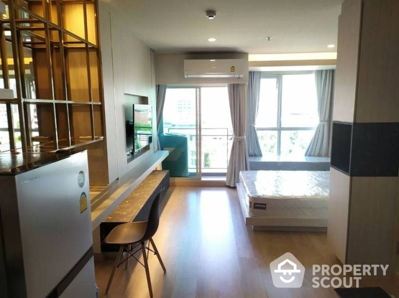 คอนโด 1 ห้องนอน ลุมพินี ซีเล็คเต็ด สุทธิสาร-สะพานควาย ใกล้ BTS สะพานควาย (ID 637379)