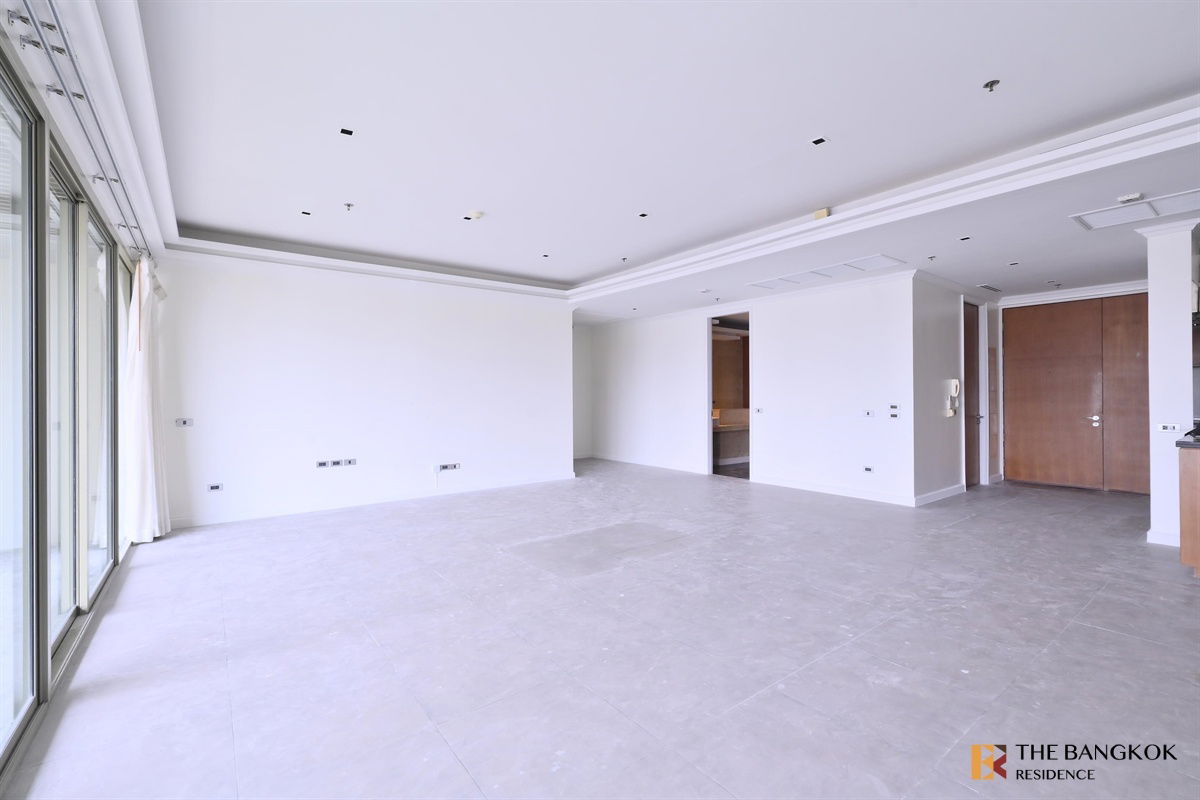 Ultimate Luxury Condo in Business District The Lakes near BTS Asok