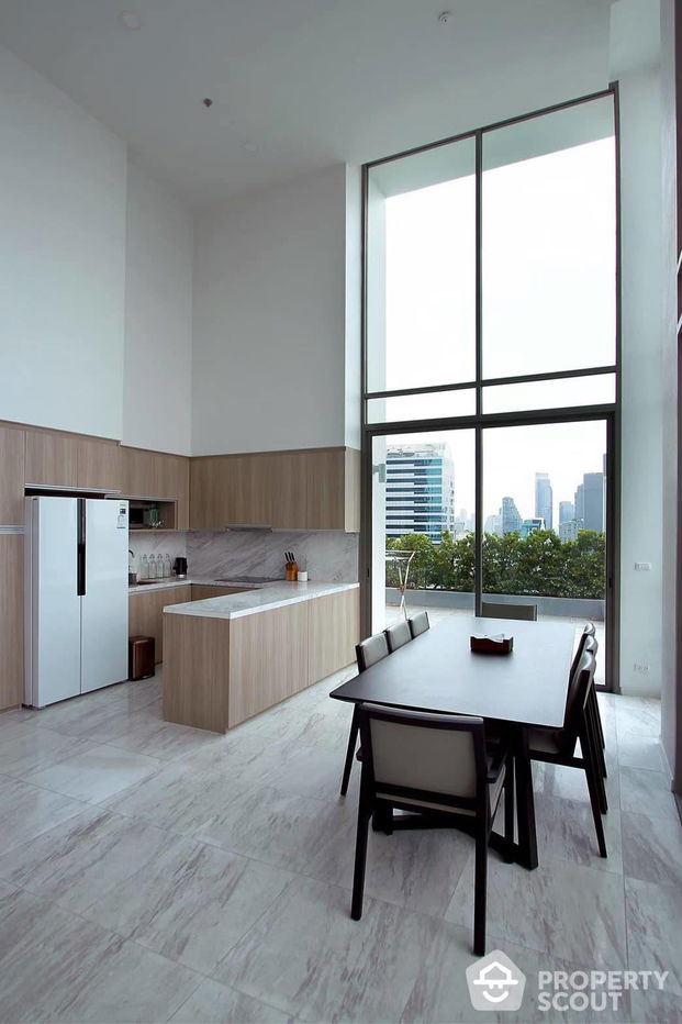 3-BR Condo at Siamese Surawong near MRT Sam Yan (ID 1502601)