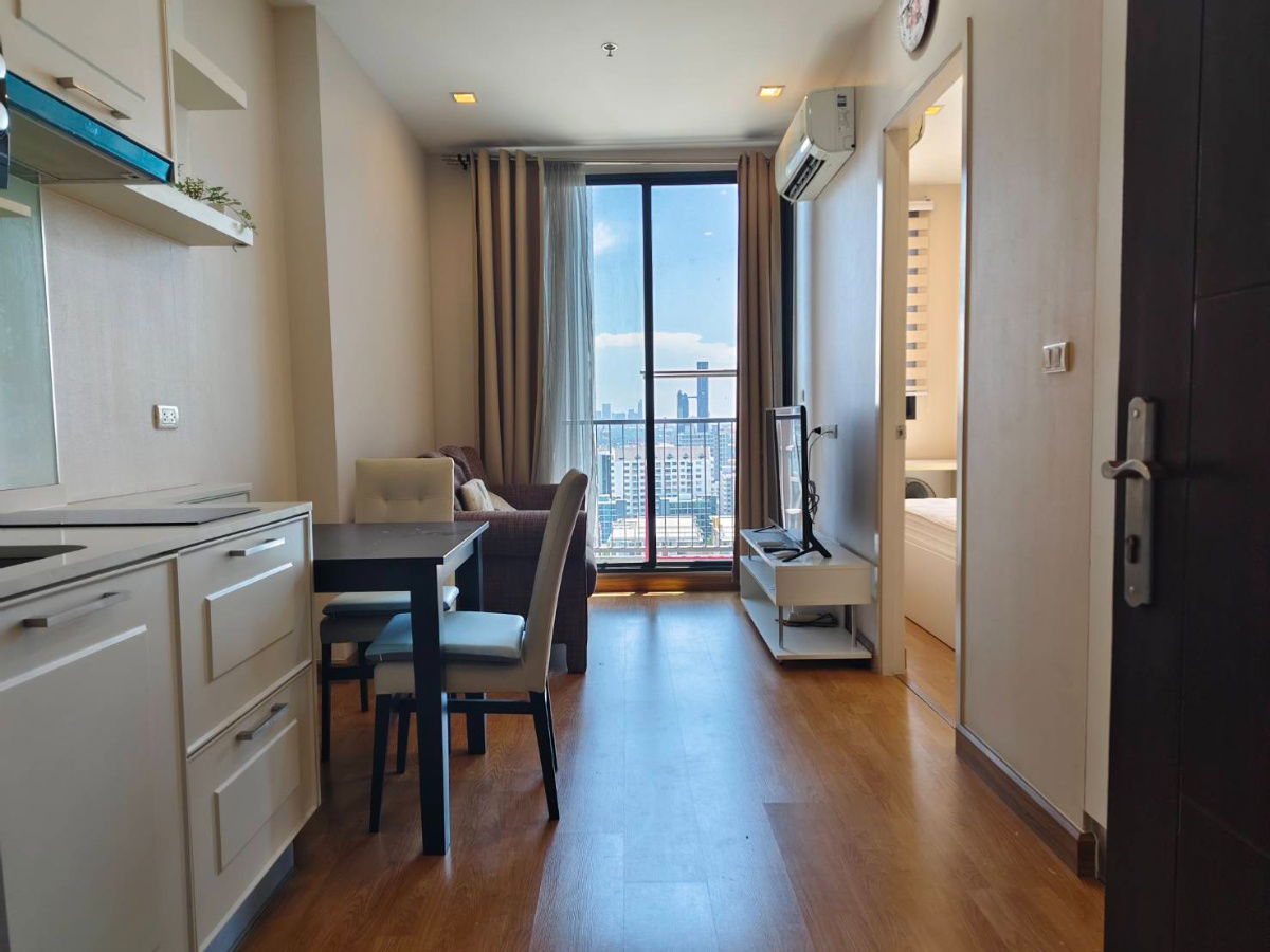 OMG2034  < Available 29-Dec-25 >  Renovated 1 Bedroom for RENT @  [ Q House Sukhumvit 79 ]