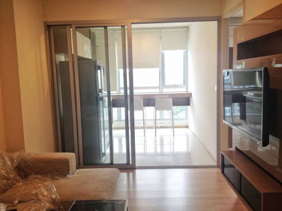 For rent condo Rhythm Sukhumvit 50 1 Bed with Bathtub (S15-27375)