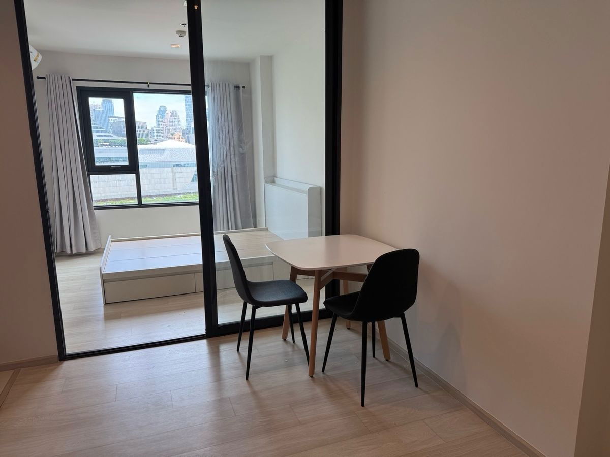 Code: KJ7263  for rent Life One Wireless // Line ID: @kjcondo (with @) //