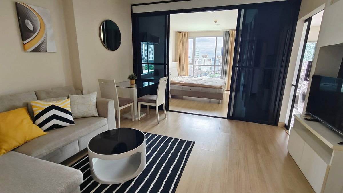 P1035 Condo for rent Life @ Ladprao 18, near MRT, blue, beautiful room, fully furnished, ready to move in immediately.