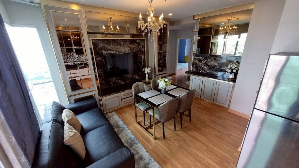 拉差达隆比尼广场 - 沙图