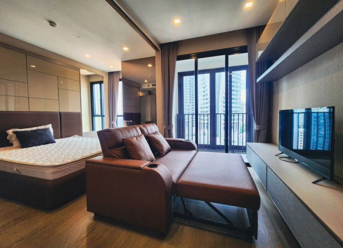 Ashton                            Asoke