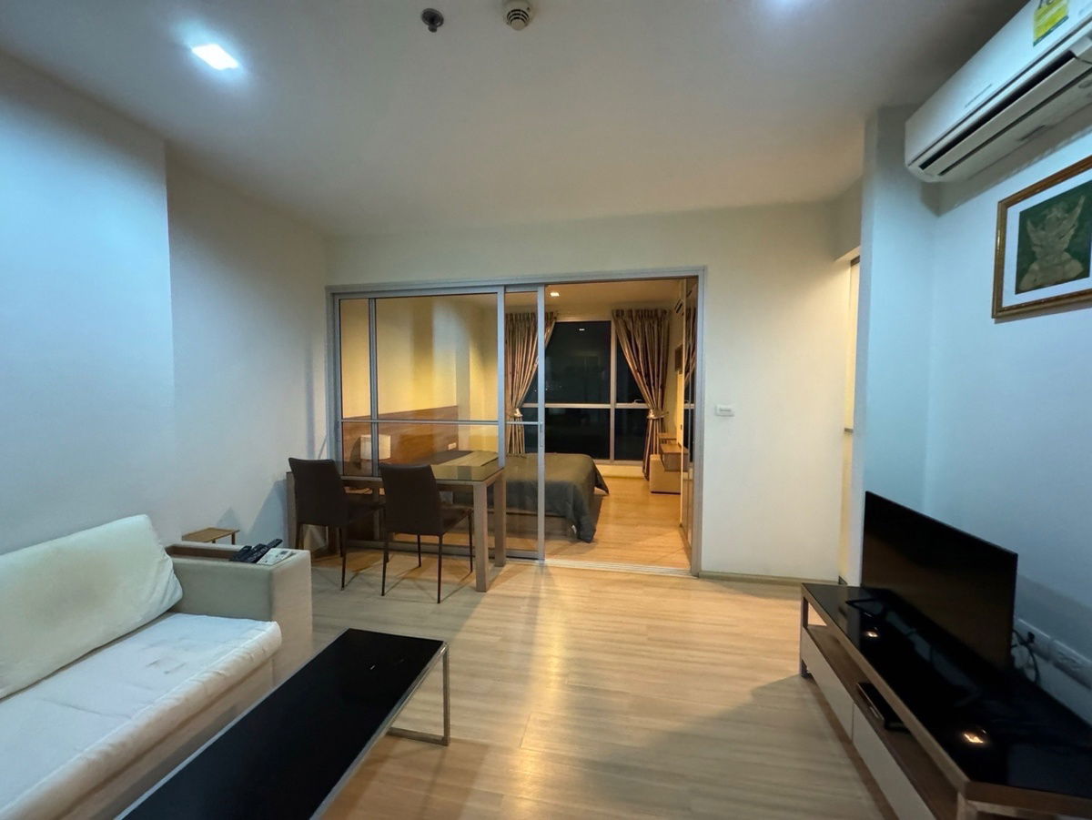P1040 Condo for rent Rhythm Ratchada-Huai Khwang, next to MRT Huai Khwang, very beautiful room, fully furnished, special price.