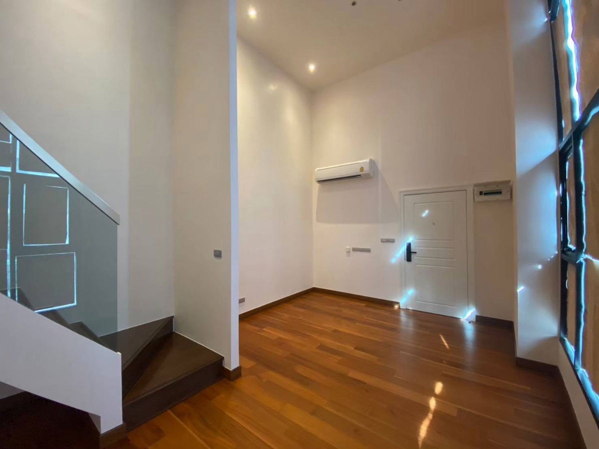 GD0630 Condo for rent, Altitude Symphony Charoen Krung, luxury condo in the heart of the city, new Duplex room, comfortable, ready to move in