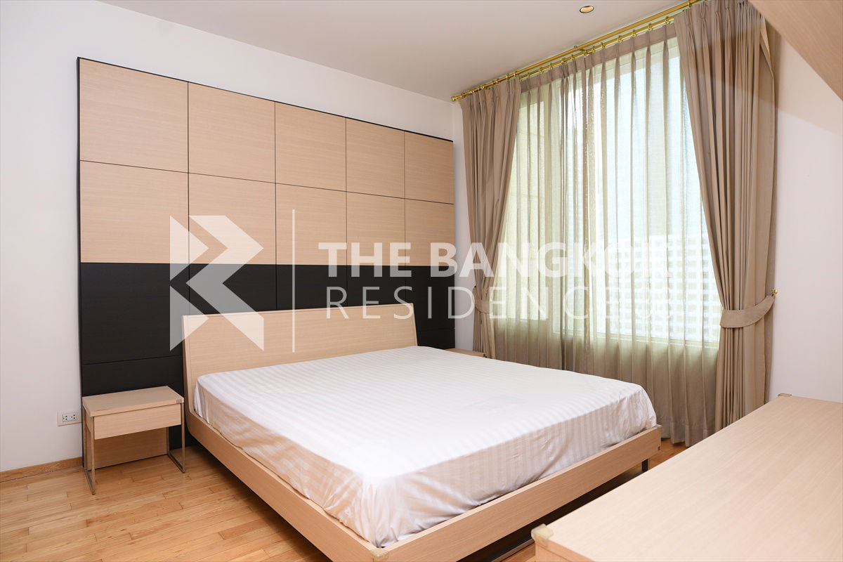 The Empire Place Near BTS Chong Nonsi