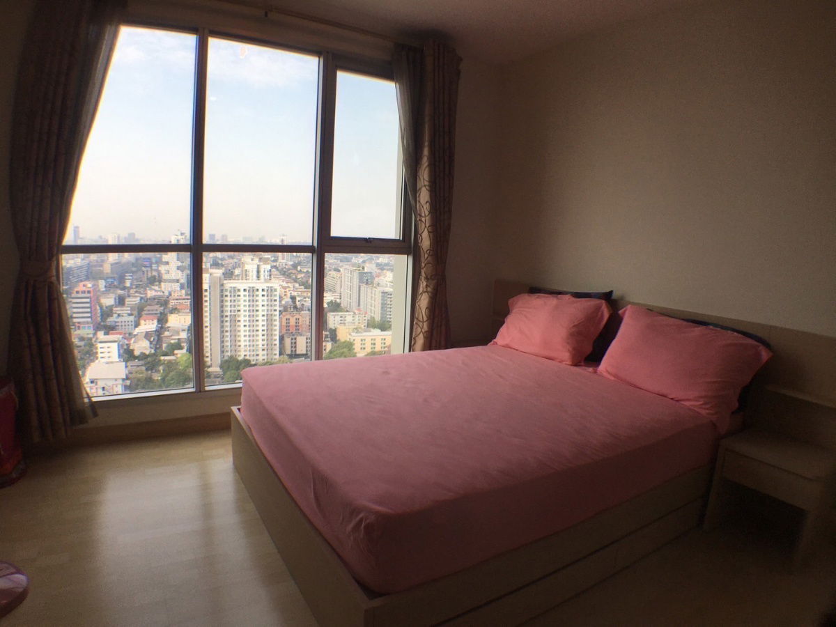 P1046 Rhythm Ratchada condo for rent, near MRT, beautiful room, fully furnished, washing machine, ready to move in.