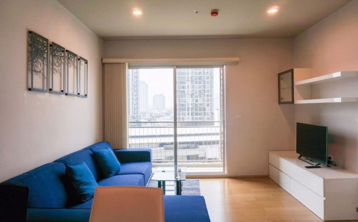 ไฮฟ์ สาทร