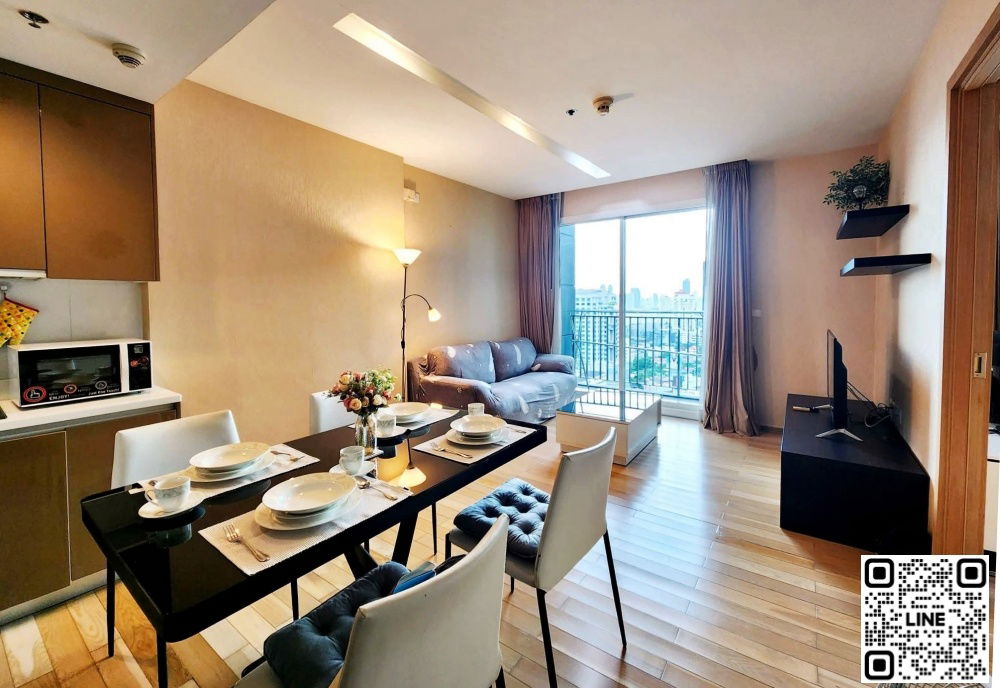 📲线路 ID @556ryccg 🚄53 平方米 1 卧室 26 SIRI 位于素坤逸路，素坤逸路 家具齐全，靠近 BTS Thonglor