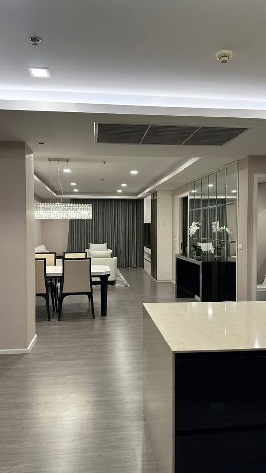 ณุศาสิริ แกรนด์