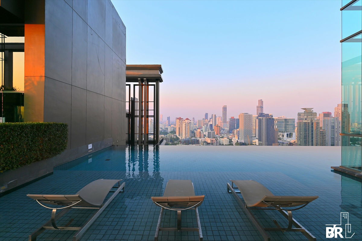 เดอะ เครสท์ สุขุมวิท 34 ใกล้ BTS ทองหล่อ สุดยอดคอนโดหรูในย่านธุรกิจ