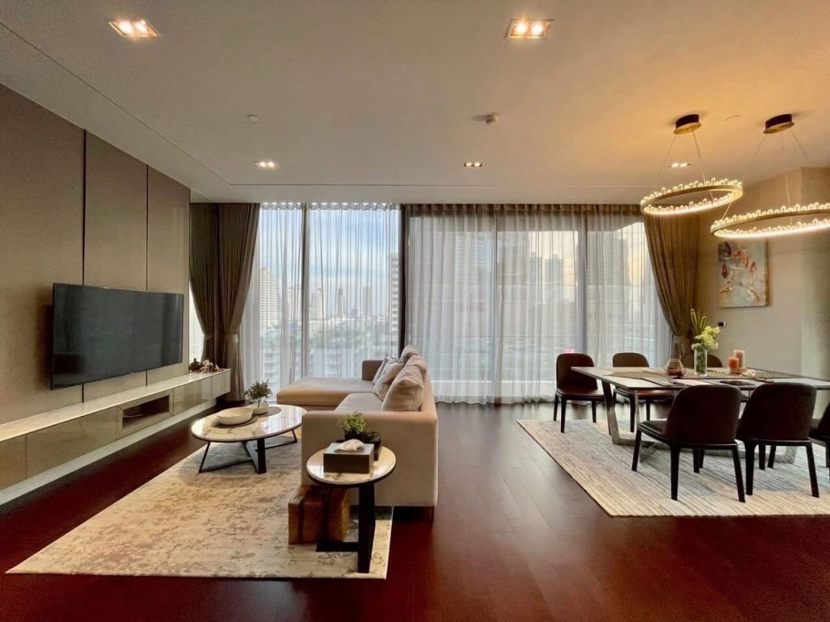 MARQUE                        Sukhumvit