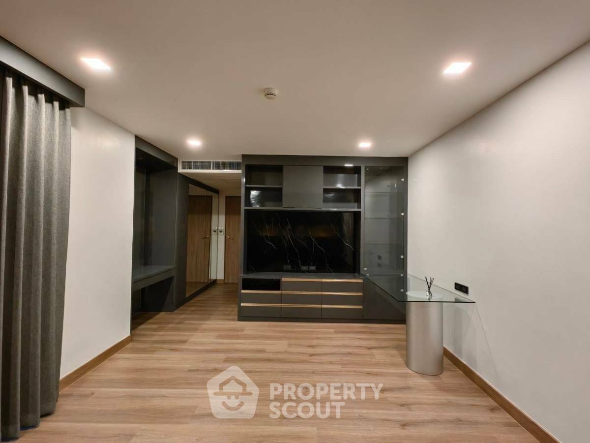 3-BR Condo at Somkid Gardens Condominium near BTS Chit Lom (ID 1736733)