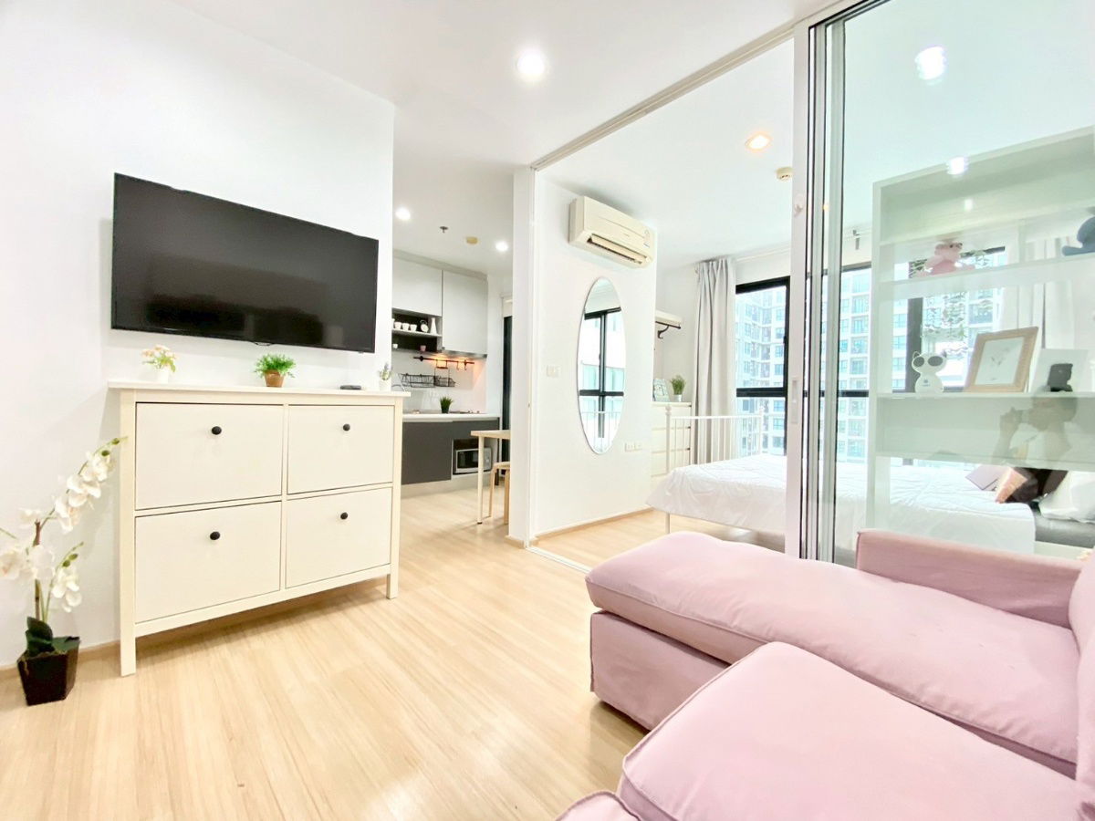 Condo for rent The Best Condo Chaengwattana, Floor 14, full view of the pool, ready to move in! 8500 B-M 26 sq.m., 2 air conditioners, 2 new rooms,