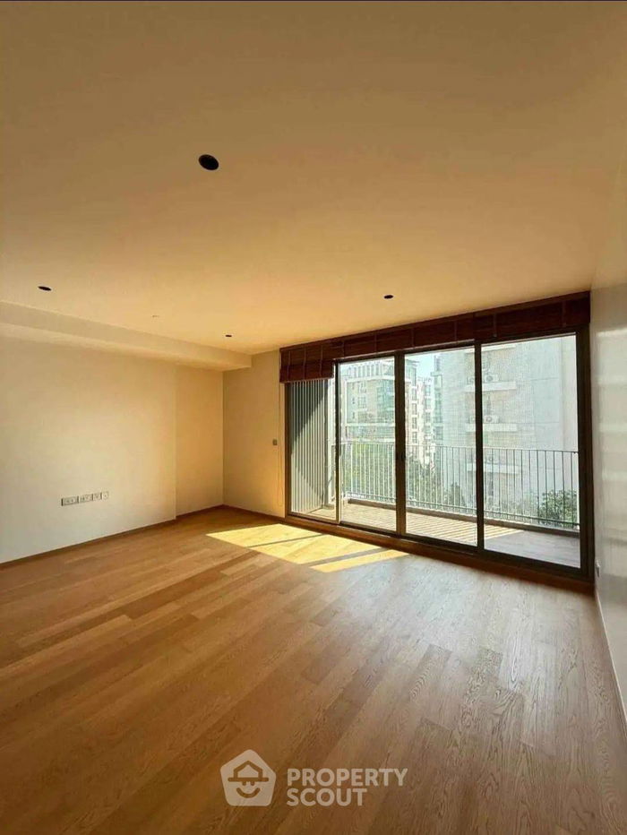 2-BR Condo at Supreme Legend Condominium near MRT Khlong Toei (ID 2059628)