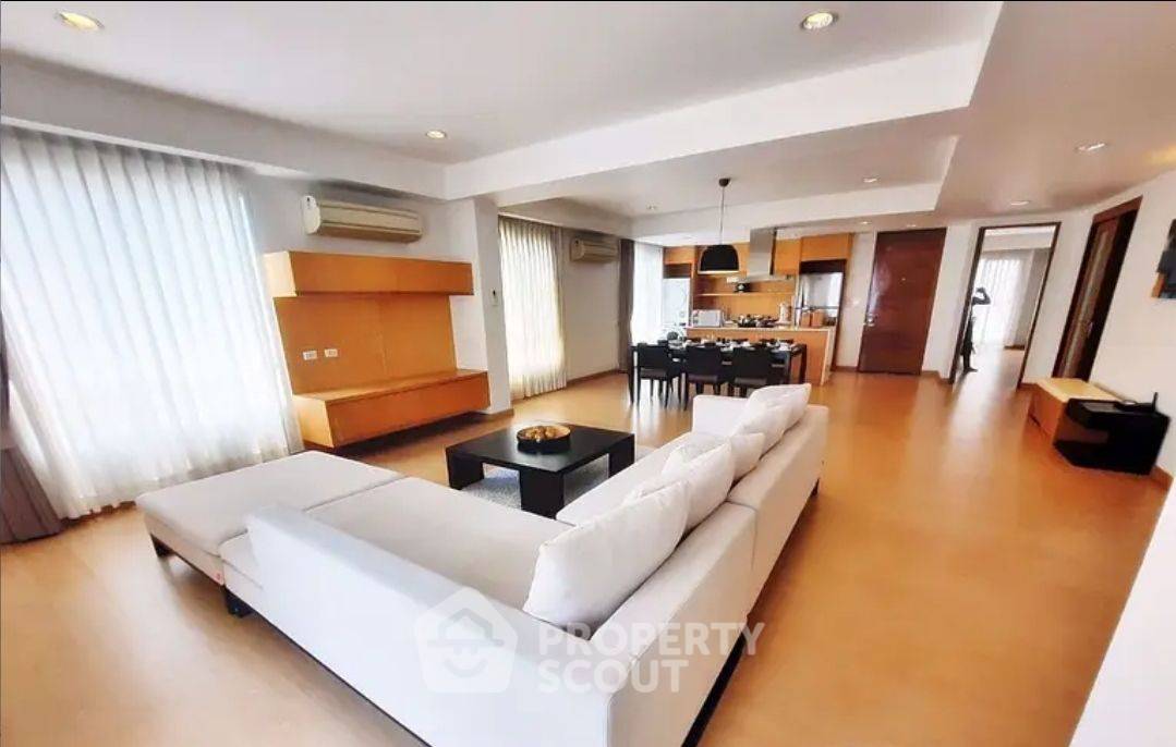 3-BR Condo at Viscaya Private Residences near MRT Phetchaburi (ID 1446965)