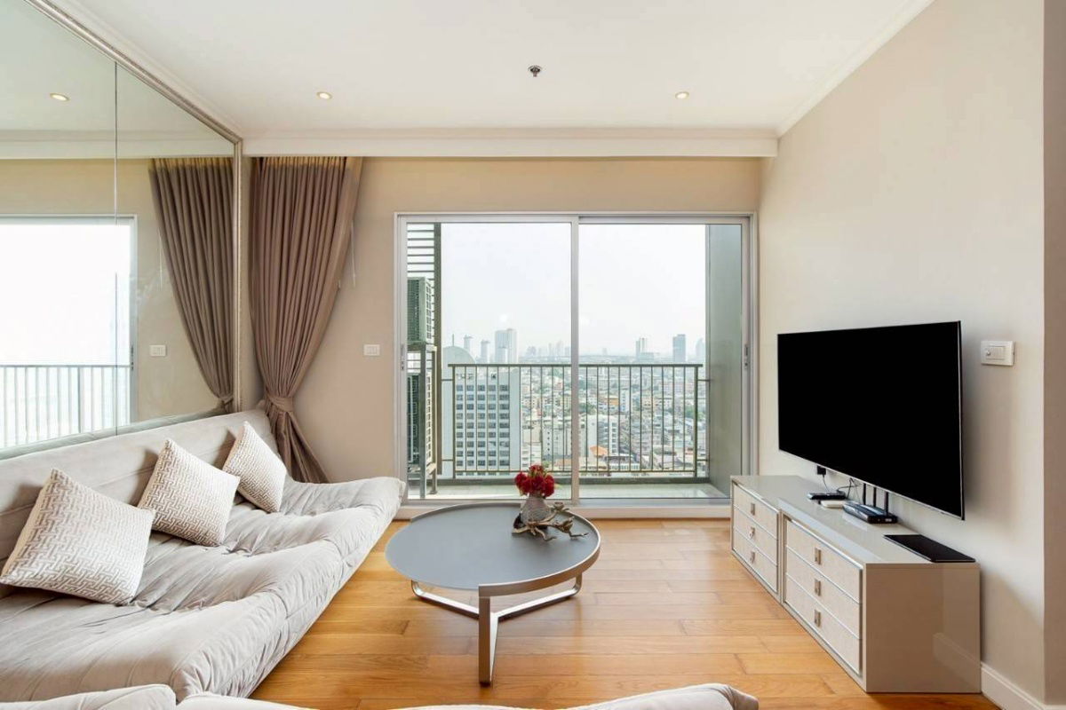 For rent Hive Taksin 3beds, 2baths, 97sqm, 22Fl Fully furnished 【Line: Yosita828】