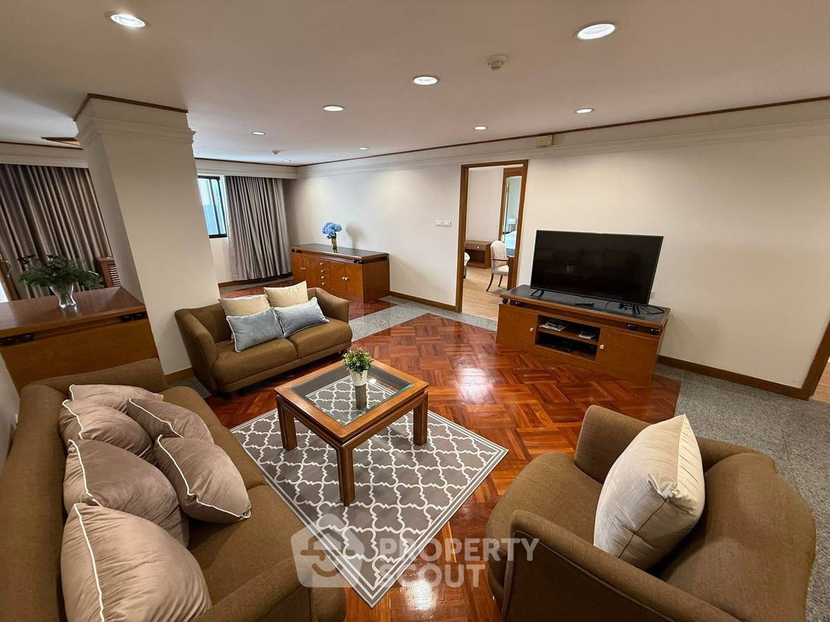 2-BR Condo at United Tower Thong Lor near BTS Thong Lor (ID 2073356)