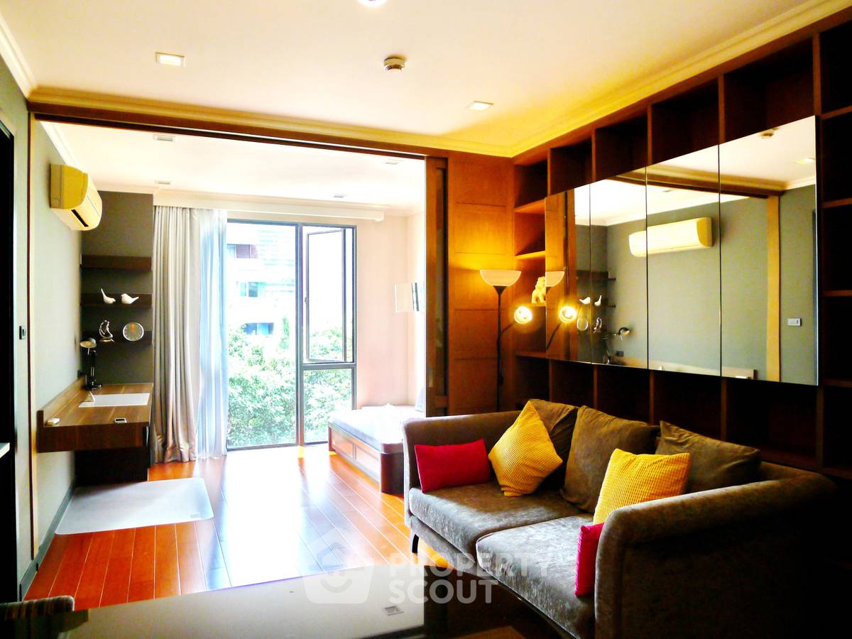 1-BR Condo at O2 Hip Condominium near BTS Phloen Chit (ID 385165)