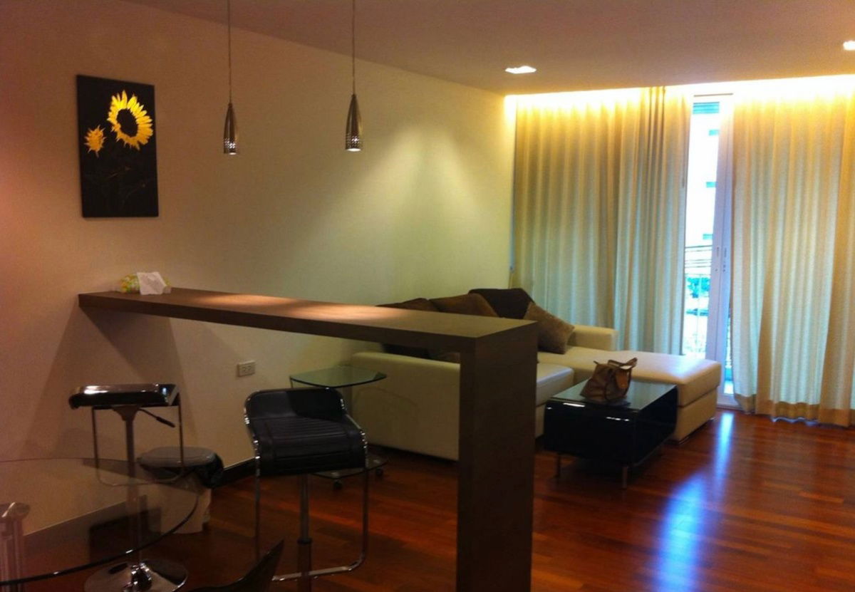 rent, DLV Thonglor 20, large room, beautiful, good location, fully furnished, near BTS Thonglor. Interested, add Line @841qqlnr