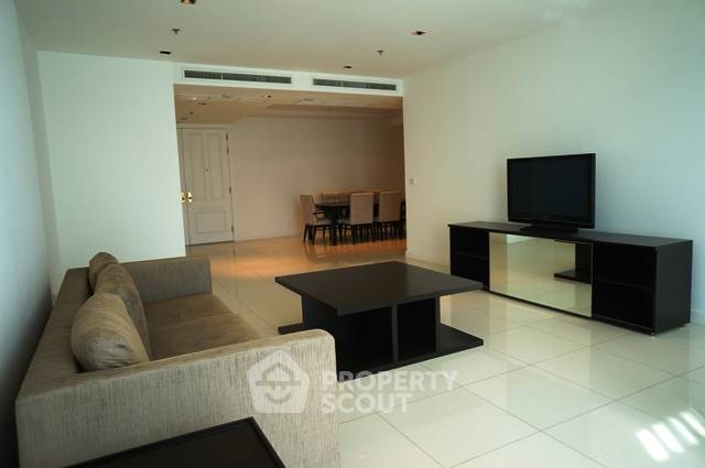 3-BR Condo at Athenee Residence near BTS Phloen Chit (ID 513589)