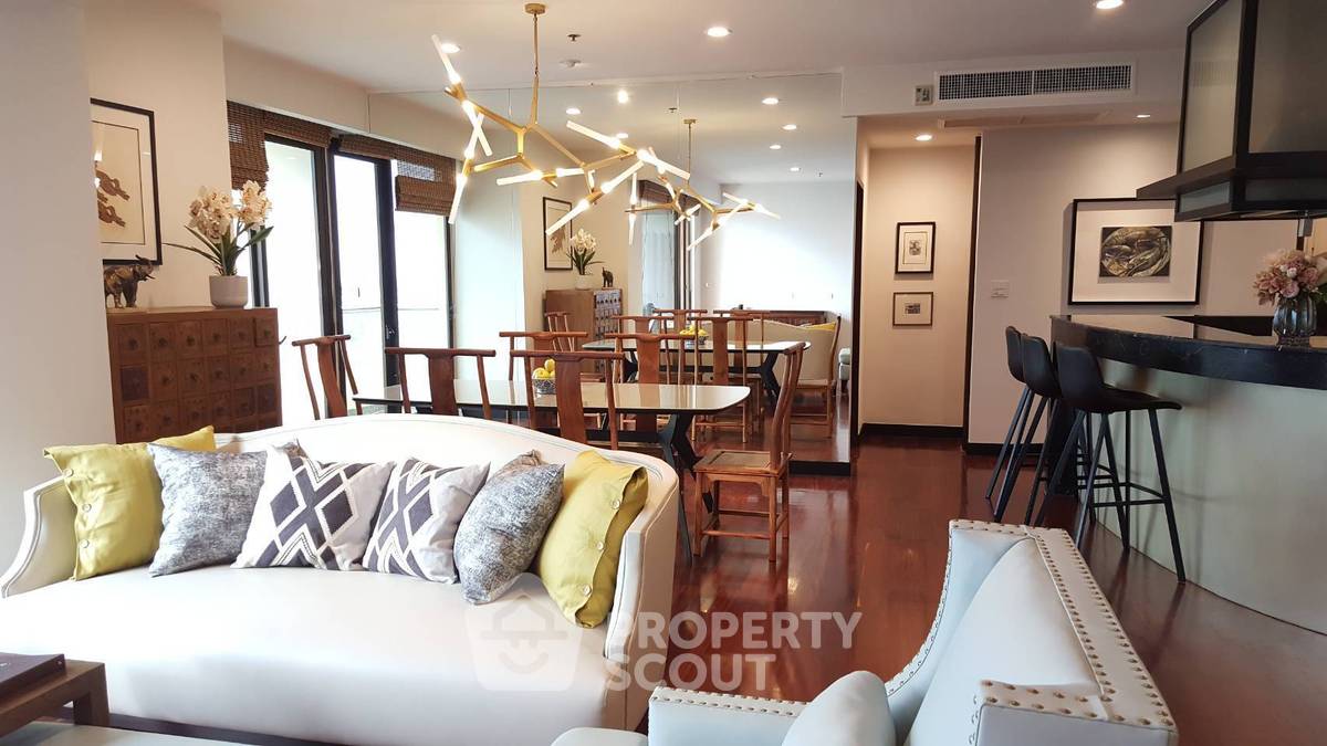 2-BR Condo at Ban Chao Phraya Condo near MRT Hua Lamphong (ID 1143223)