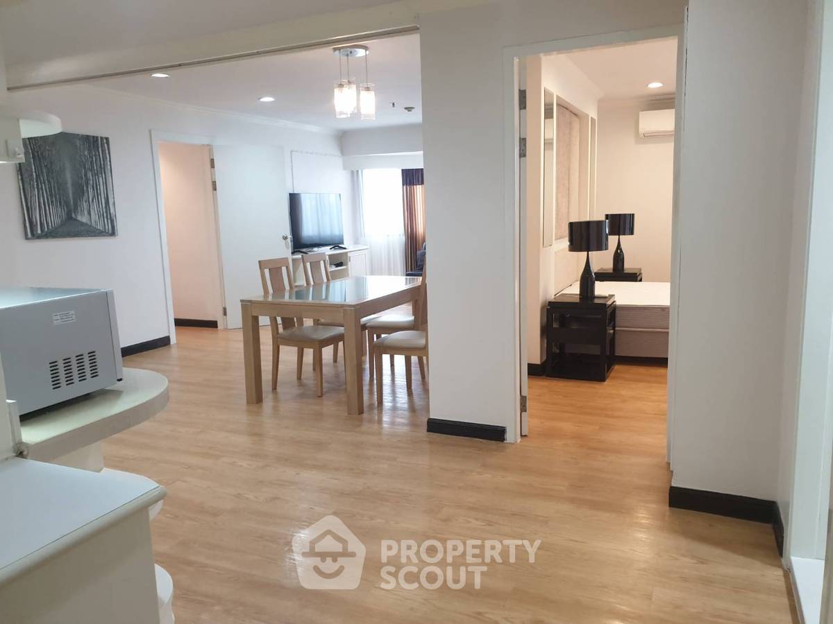 2-BR Condo at Baan Suanpetch Condominium near BTS Phrom Phong (ID 2040112)