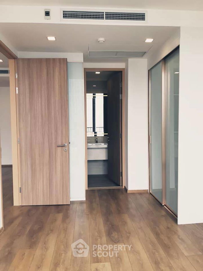 คอนโด 2 ห้องนอน โนเบิล บี 33 ใกล้ BTS พร้อมพงษ์ (ID 924318)