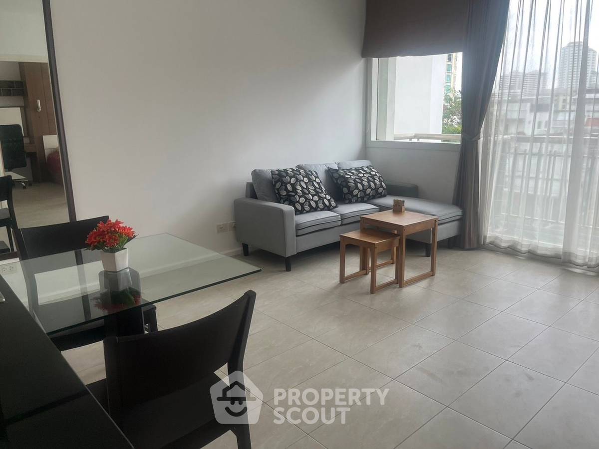 1-BR Condo at Wind Sukhumvit 23 near BTS Asok (ID 2053927)