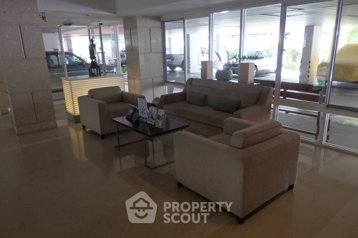 2-BR Condo at Baan Siri Sukhumvit 13 Condominium near ARL Makkasan (ID 884154)