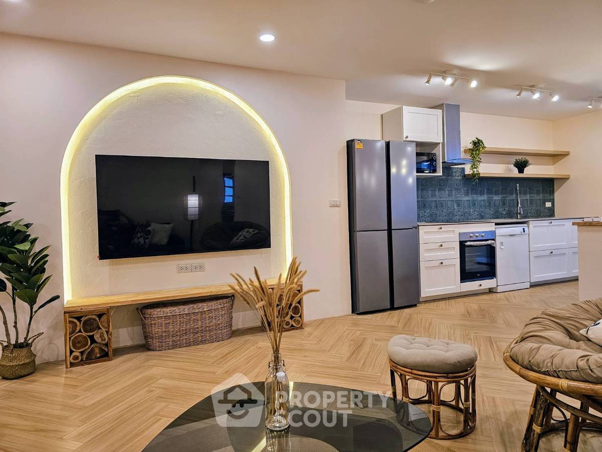 3-BR Condo at Le Premier 1 Condominium near MRT Sukhumvit (ID 2160997)