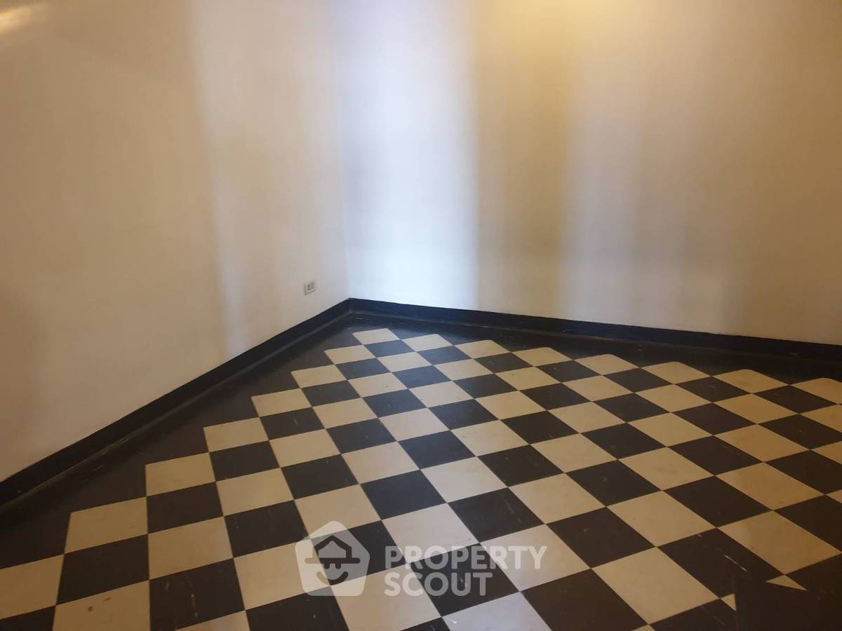 2-BR Condo at Le Premier 2 Condominium near BTS Thong Lor (ID 1982077)